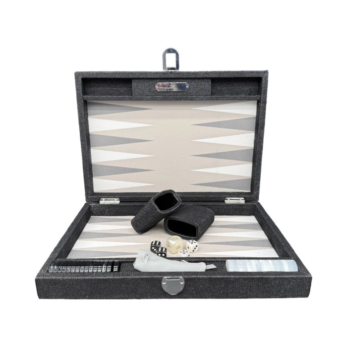 Coffret de backgammon moyen Hector Saxe en toile jeans grise et cuir avec poignée et pions nacrés