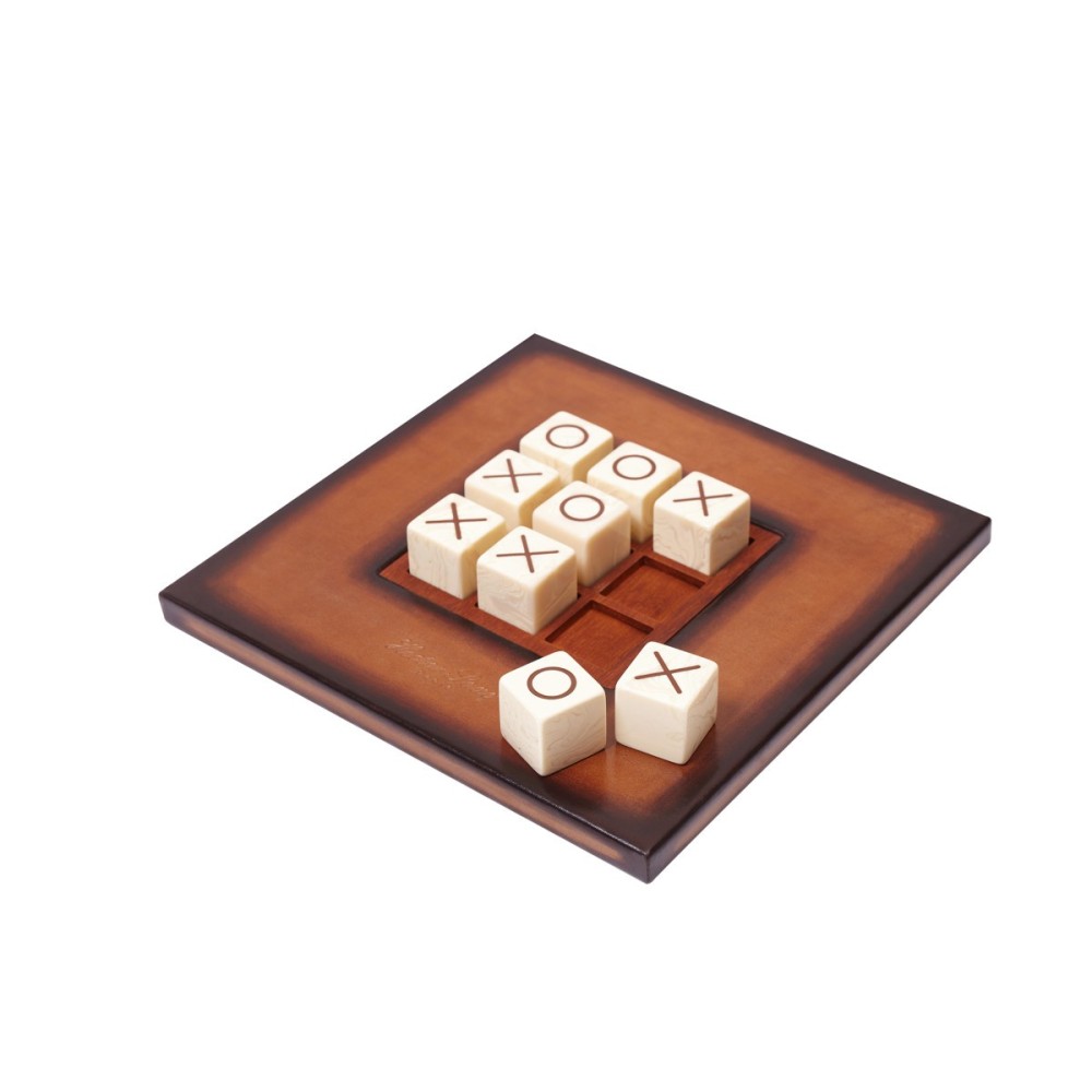 Tic Tac Toe - Patiné